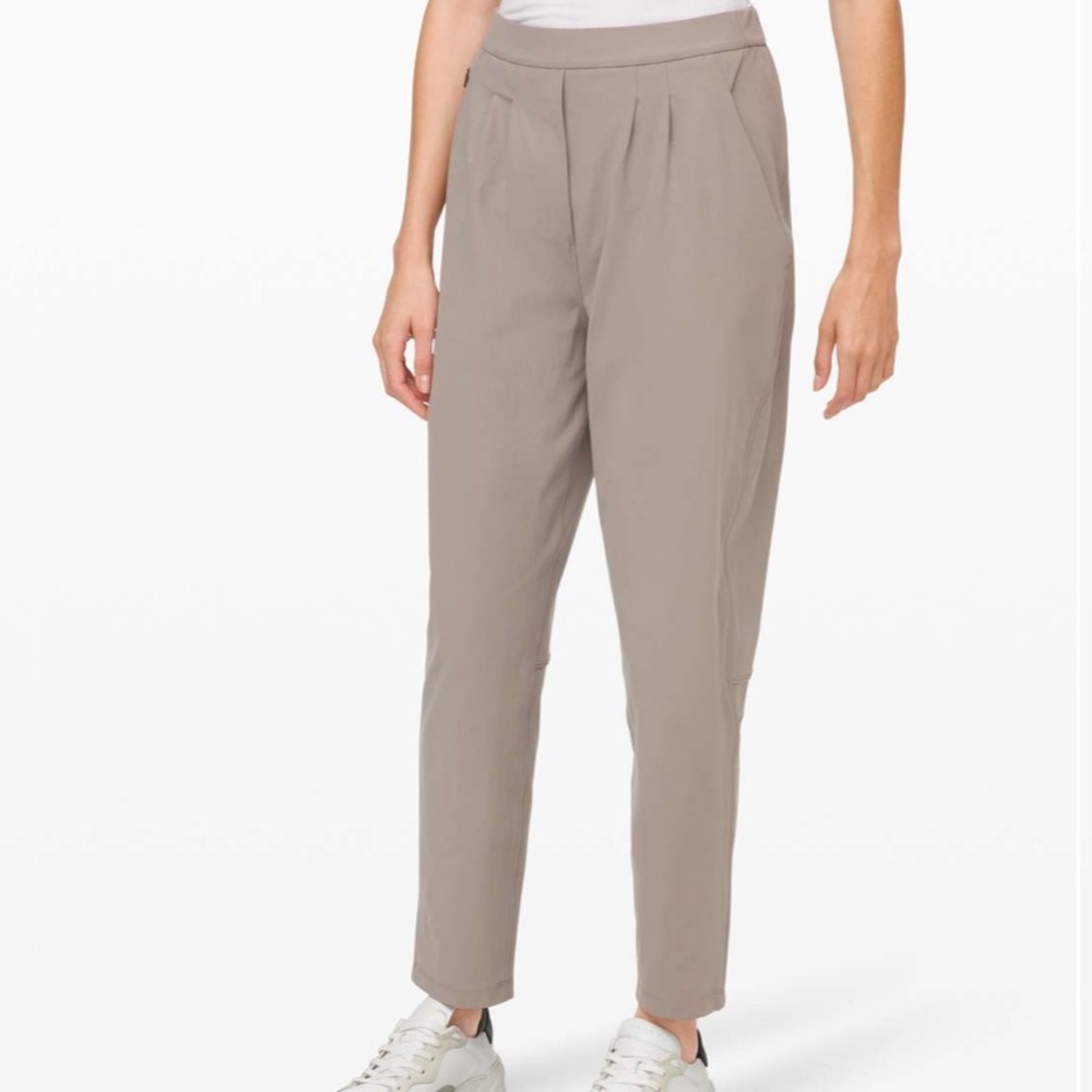 ✴️ NWT LULULEMON ESSENTIAL HIGH RISE TROUSER CARBON DUST SIZE 10